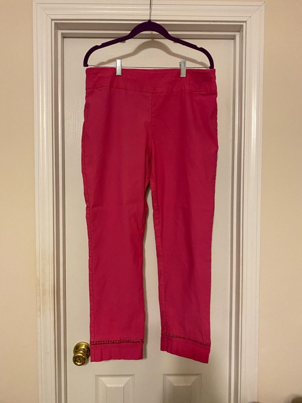 Women’s Crown & Ivy Hot Pink Pull-On Ankle Pants‎ size 16